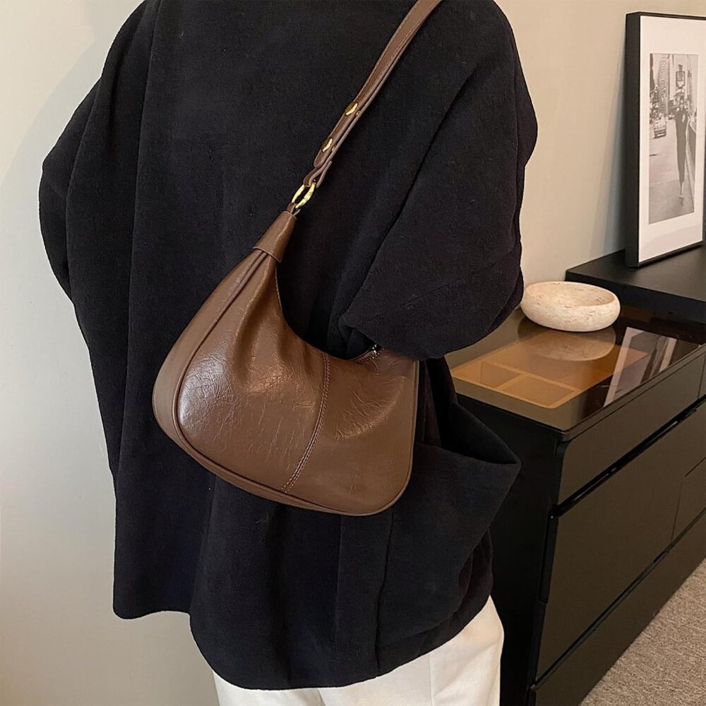 Versatile Crescent Shaped Purse - Stylish Vegan L… - image 3